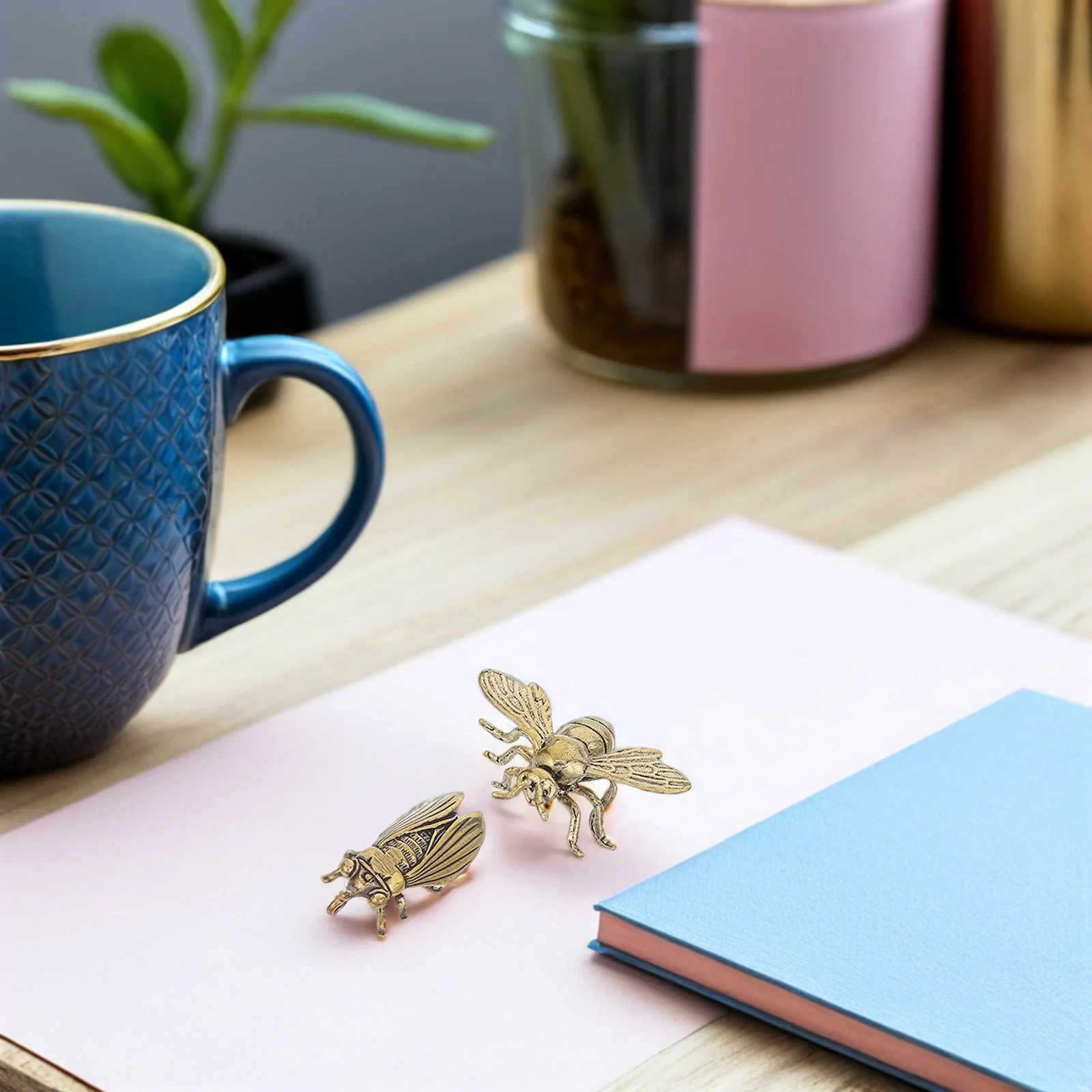 

5Pcs Brass Metal Insect Decor Vintage Dragonfly Bee Cicada Cricket Mantis Desktop Ornament Rustic Home Accent Brass Locust