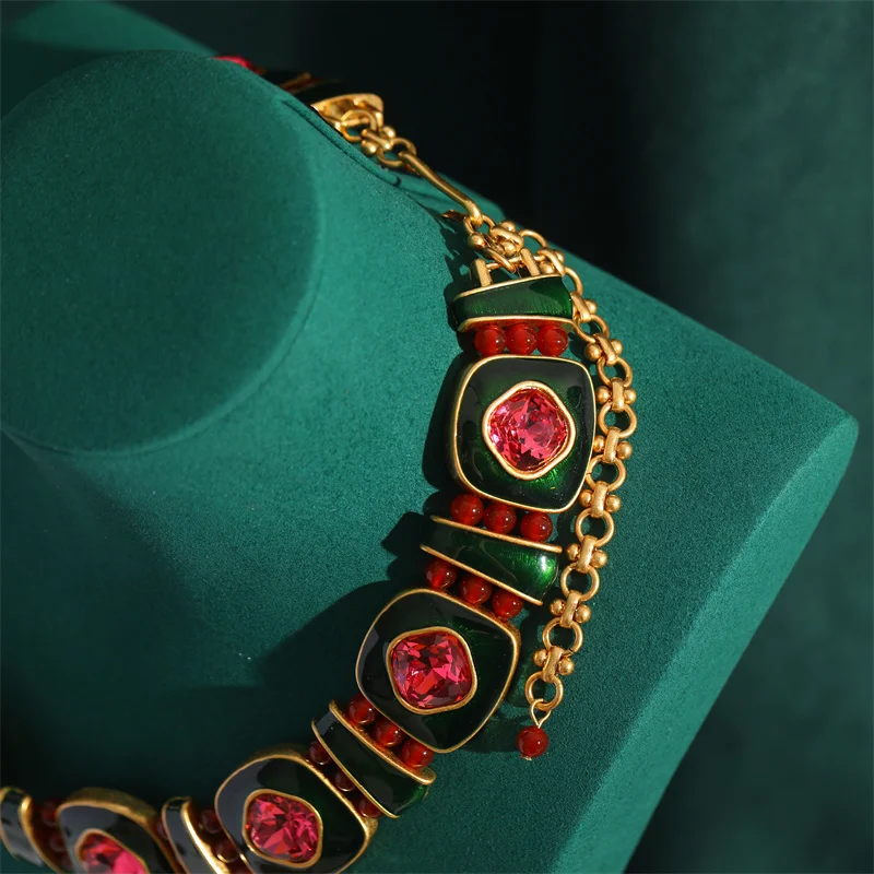 Vintage Square Round Green Red Glass Collar Chokers Necklaces Short Gold Color Antique Jewelry Accessories for Women New 2025