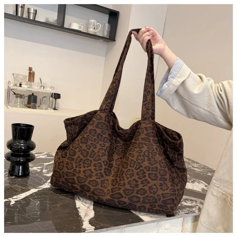 

Fashionable Women's Tote Bag Made Of Leather With Casual Simple Vintage And Commuter Elegant Style​