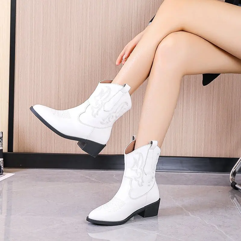 Botines Women Boots New Winter Boots Western Cowboy Boot Pointed Embroidered Knight Boot Retro High Heels Allmatch Ankle Botas부츠