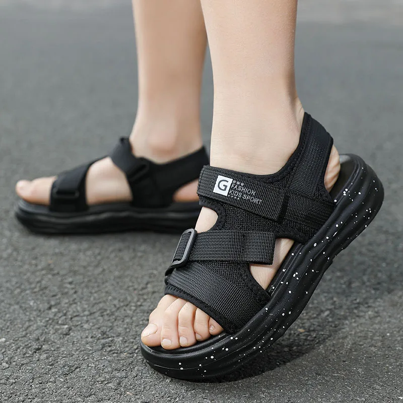 A Pair of Summer Wear-Resistant Fashionable Sandals, Simple Soft-Soled Beach Shoes, Outdoor Sports Children's Shoes
