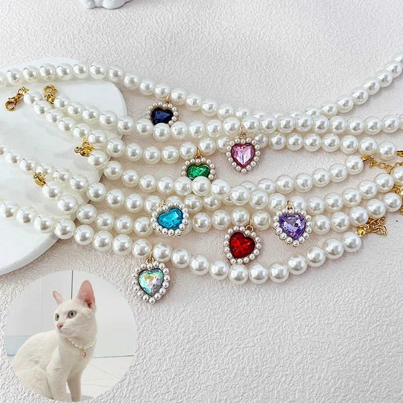 Niedliches Herzanhänger-Halsband mit Kunstperlen für Haustiere, Stilvolles Katzen- und Hundehalsband, Süßer Haustier-Schmuck, Modisches Haustierzubehör
