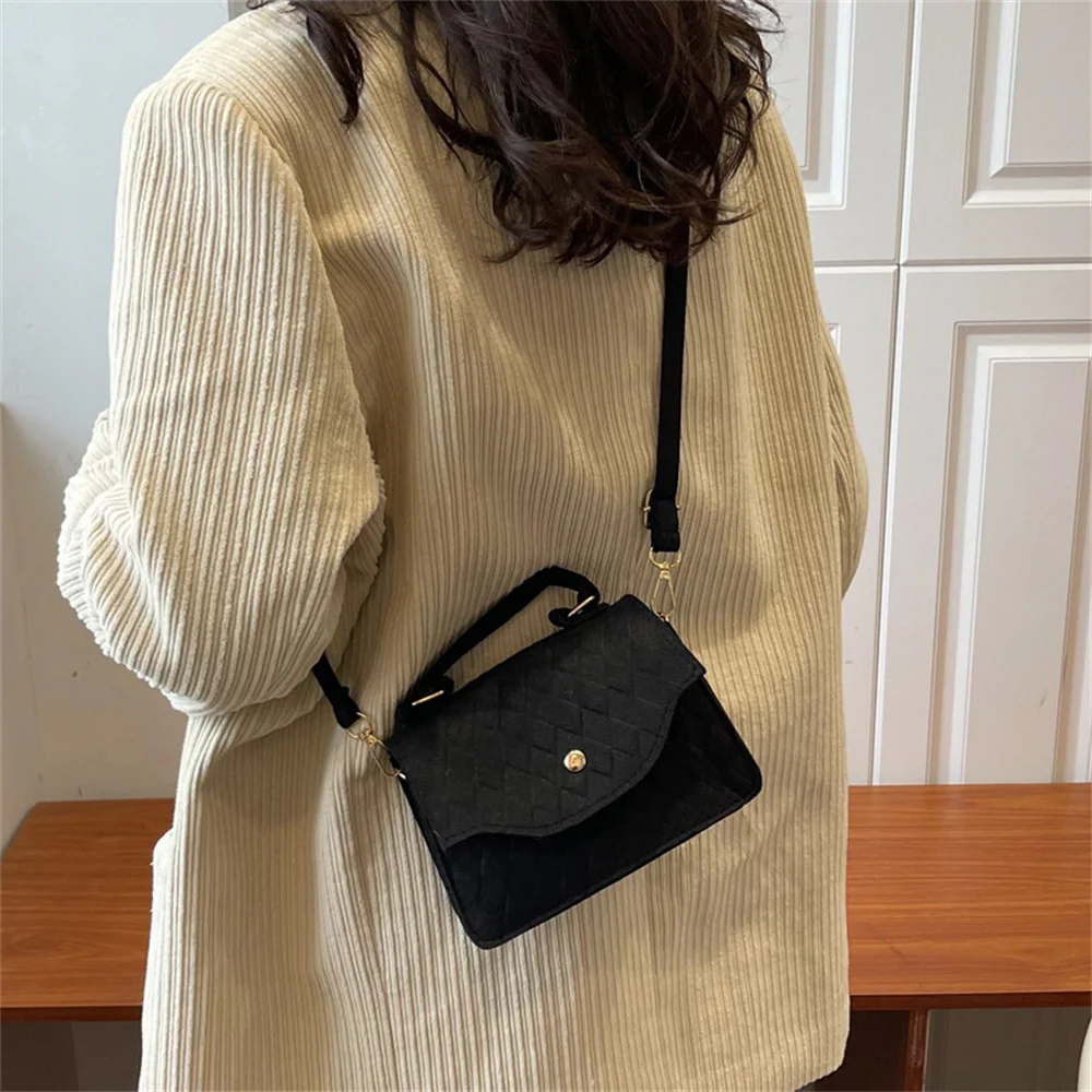 Blue Subaxillary Bag for Womens New Korean Fashion Ladies Shoulder Bag Trend Handbags Retro Designer Luxury Female Totes 2024