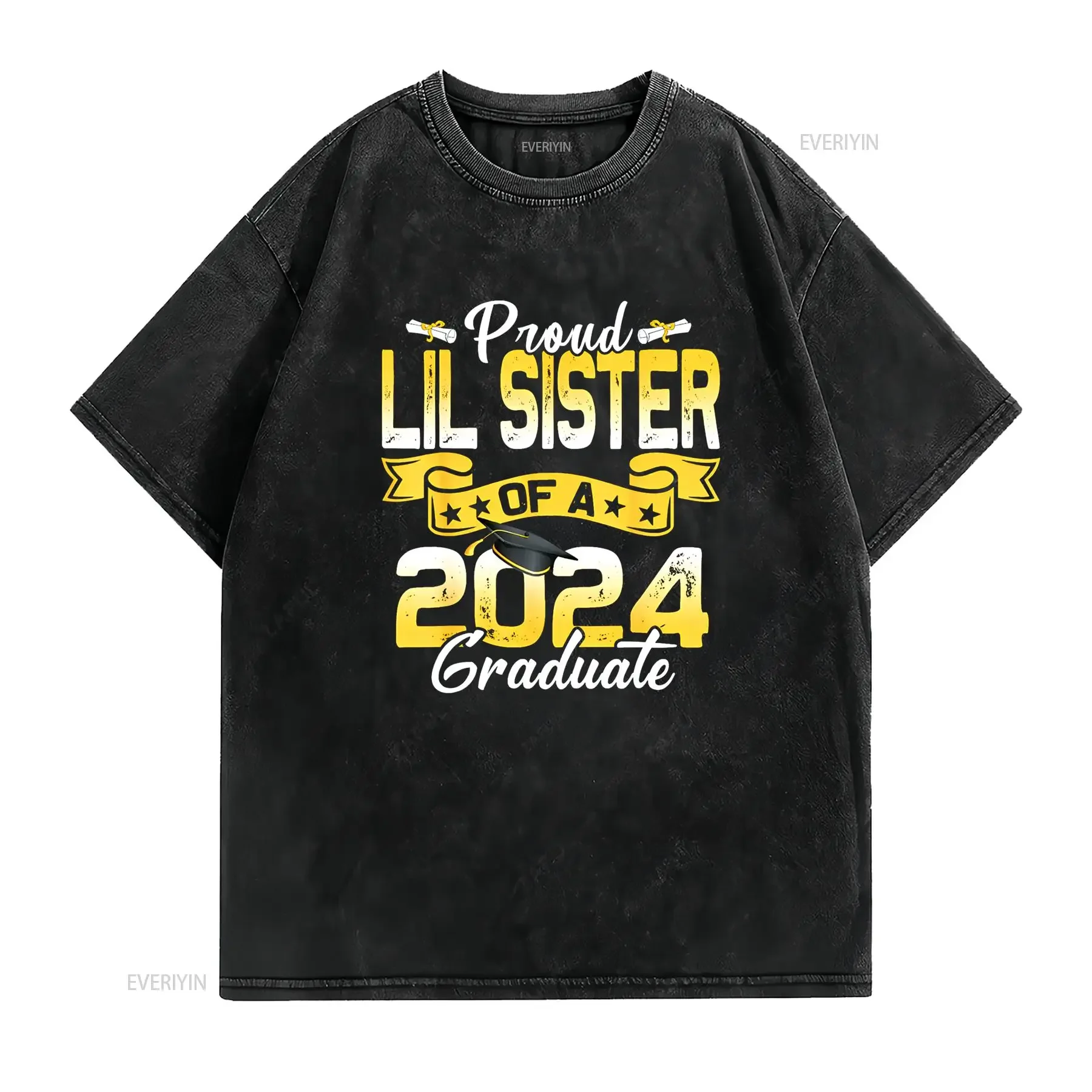 تي شيرت فخور ليل سيستر من فئة 2024 للتخرج عتيق مغسول ومتعدد الاستخدامات ملابس مصممة قليلاً للجنسين