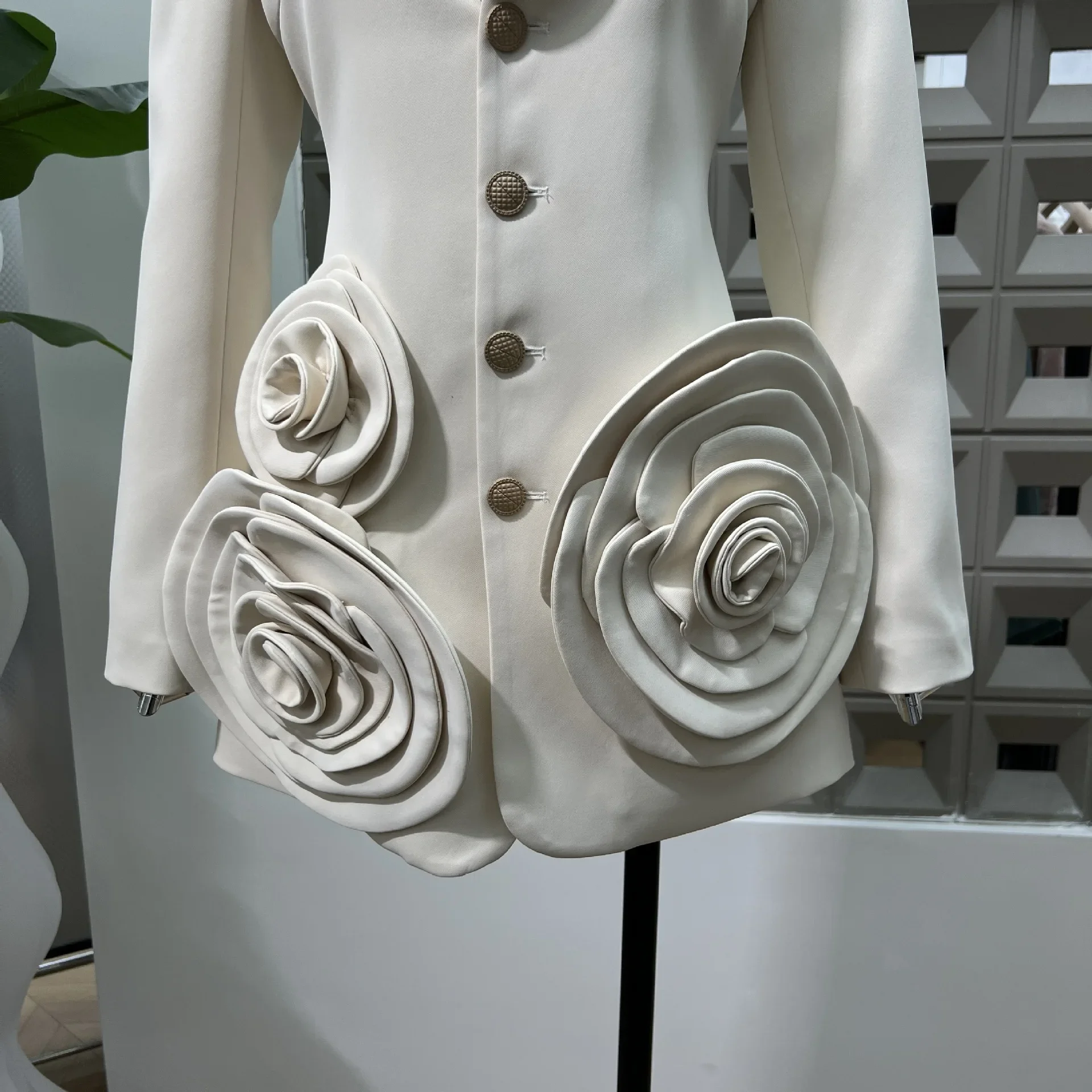 French Fashion Elegant Commuter V-neck Long Sleeve 3D Handmade Flower Single-breasted Slim Long Blazers Jacket Women Spring 2025