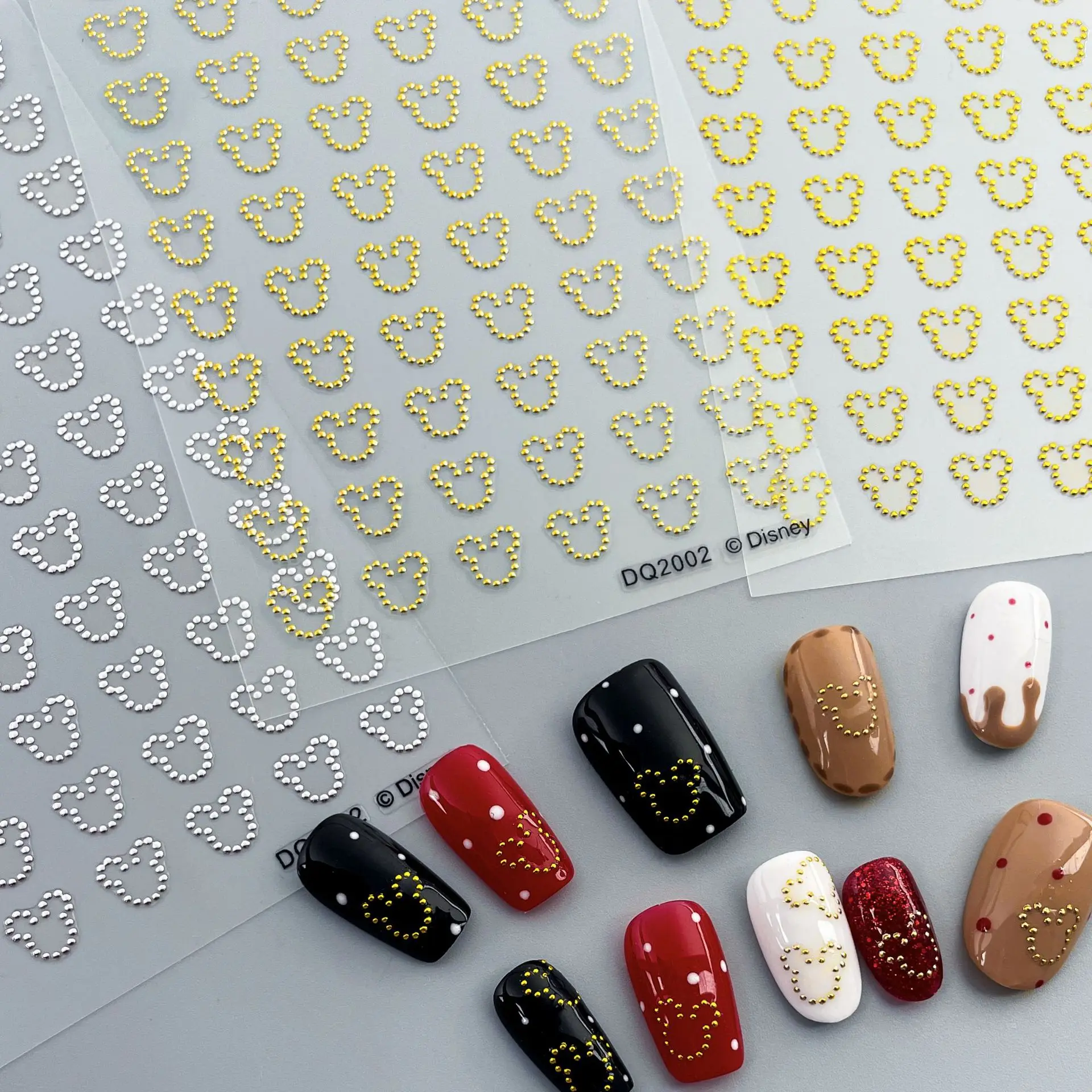 MINISO ディズニーネイルアートステッカーミッキーゴールド黒と白のネイルデコレーションステッカーデカール接着剤バックホットスタイル