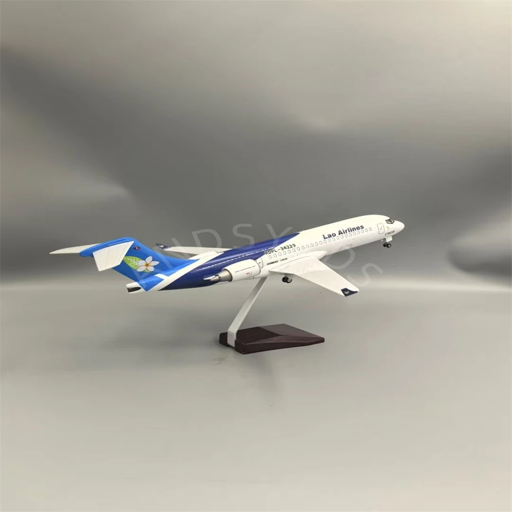 Modelo de avión C909 Lao, modelo de avión a escala 1/70, avión de resina de 47,5 cm, juguete Airbus para niños con tren de aterrizaje de rueda