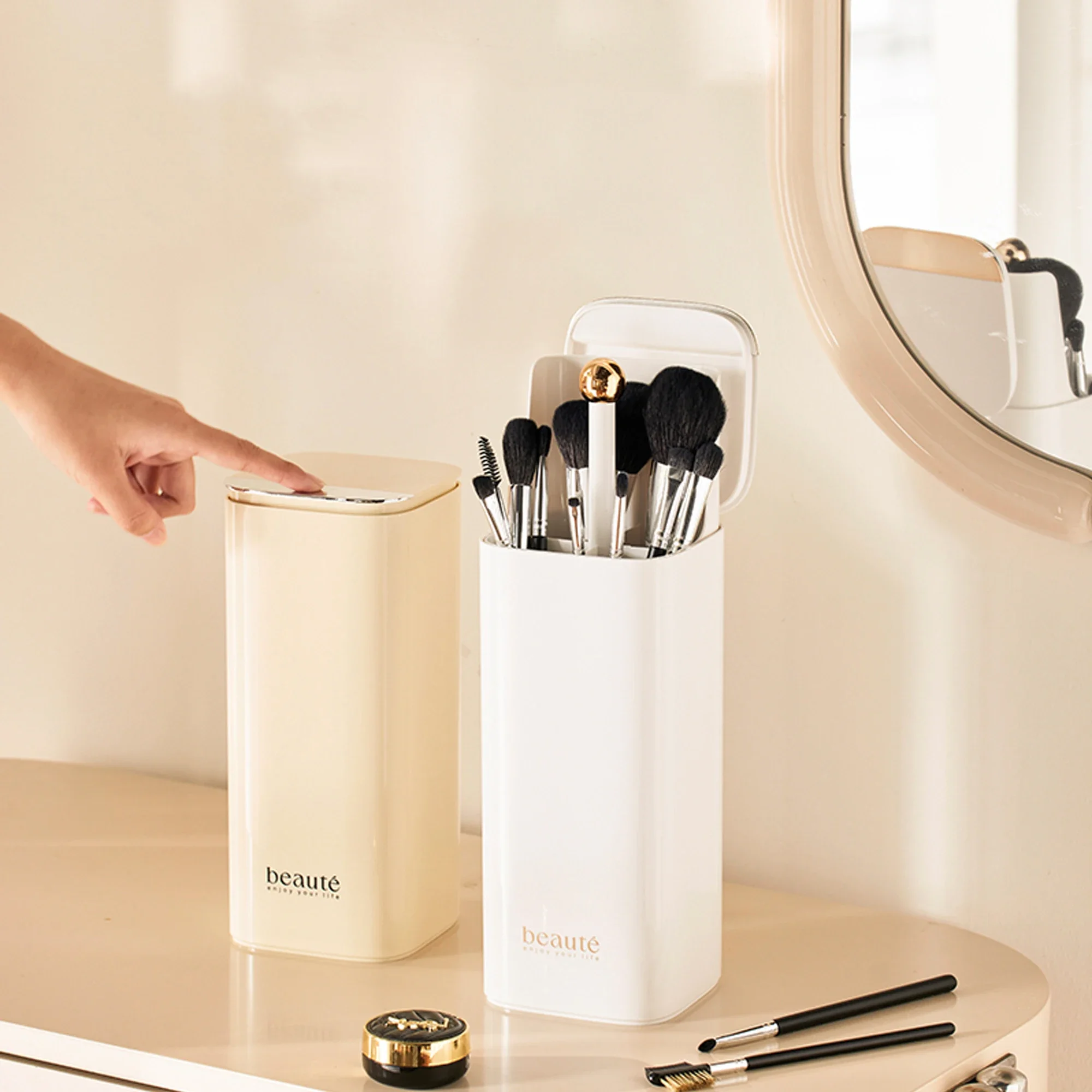 

Makeup brush storage box automatic lifting eye shadow brush powder blusher powder brush advanced desktop press brush bucket