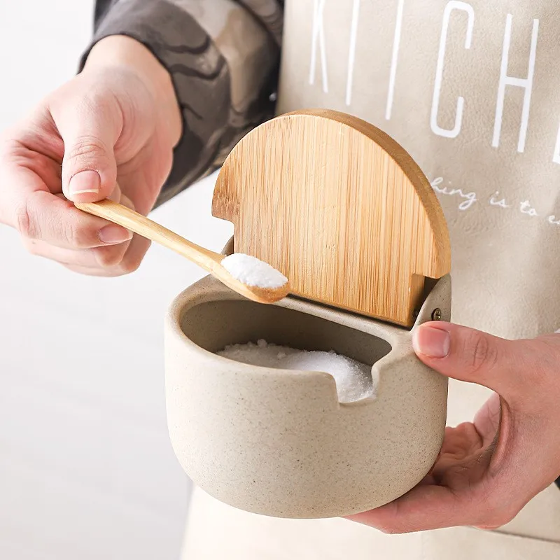 

Japanese Style Ceramic Bamboo Wood Lid Seasoning Jar Seasoning Box Kitchen Seasoning StorageJar Restaurant Salt Sugar Jar ZG178
