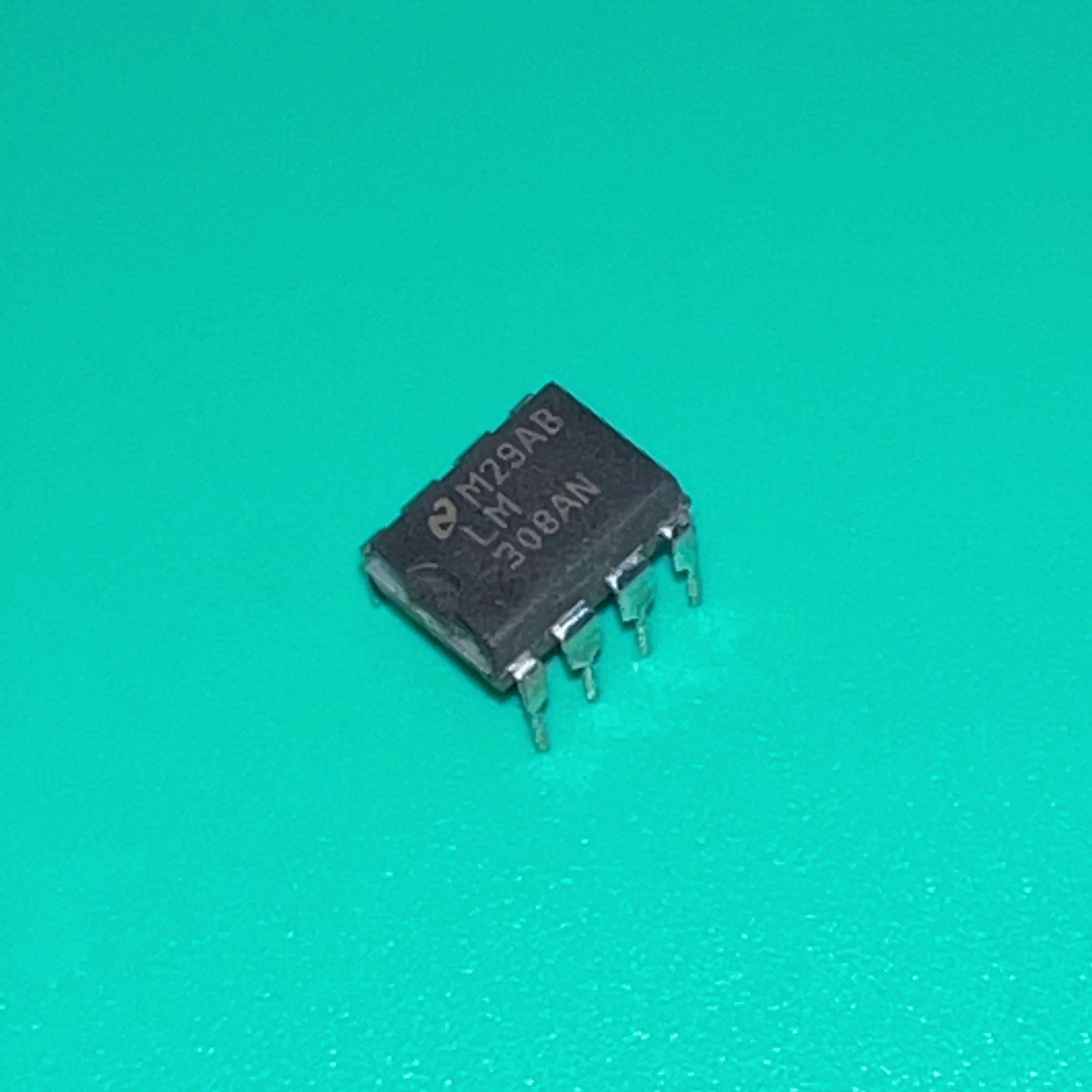 10pcs/lot LM308AN DIP8 LM 308 AN SUPER GAIN OPERATIONAL AMPLIFIER LM308-AN LM308A-N LM308N 308N