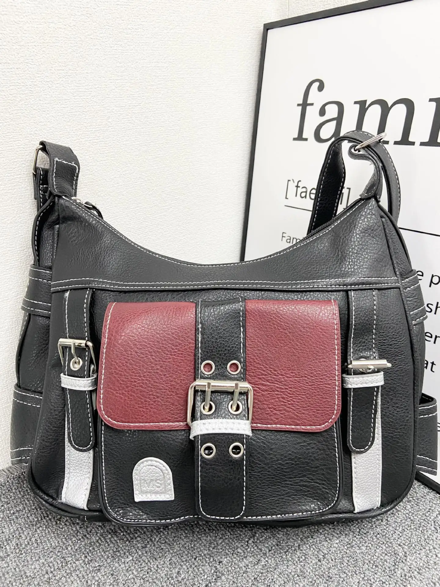 

Casual commuter women's bag, locomotive retro style 2025 new fashion messenger bag, shoulder bag, portable women's bag