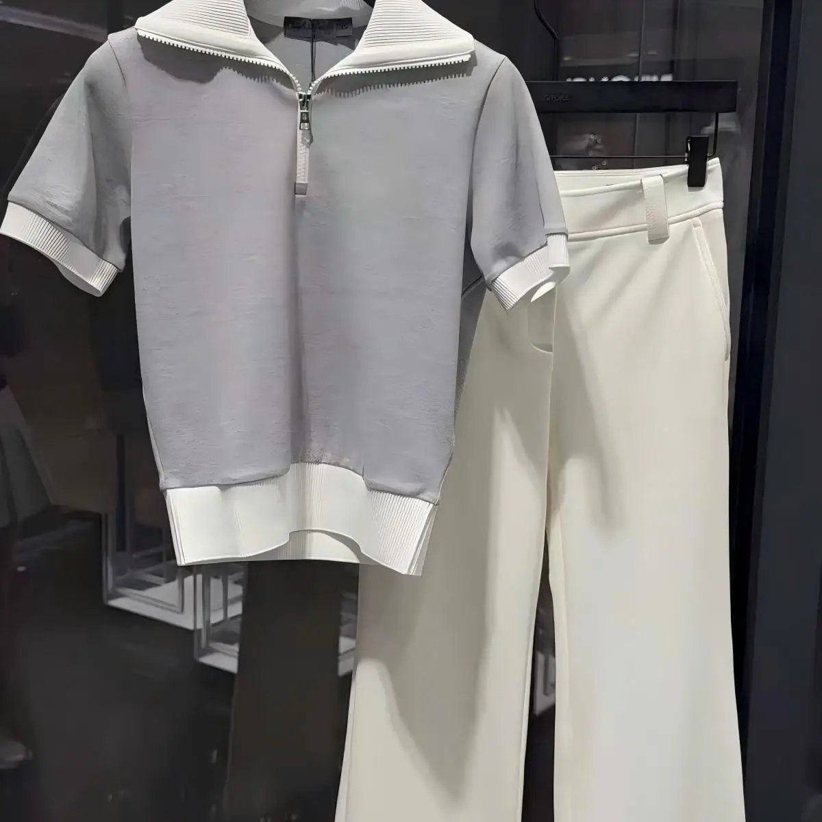 

Women's New Arrival Golf Shirt: Short-Sleeve, Half-Zip, Breathable, Versatile Outdoor Style
