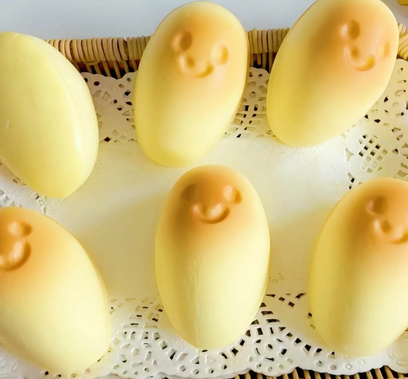 Realistic Cute Egg Cake Wet Soft Slow Rebound Squishy Toy For Adult Kids Stress Relief Squeeze Vent Pinch Fidget Toy Gift