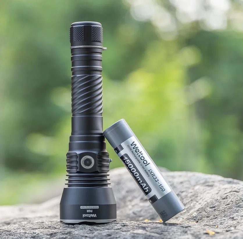 Weltool Weitu F6R charging far-shot flashlight 5200 lumens 1202 meters irradiation distance