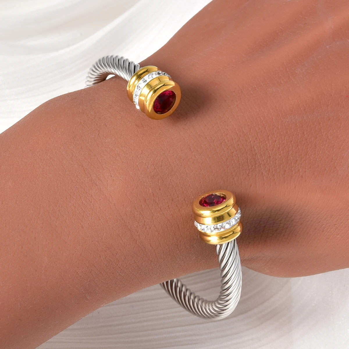 Two‑Tone Cable Wire Cuff Bangle Women Stainless Steel Multicolor Crystal Open Bangle Bracelet Fashion Party Daily Jewelry Gift