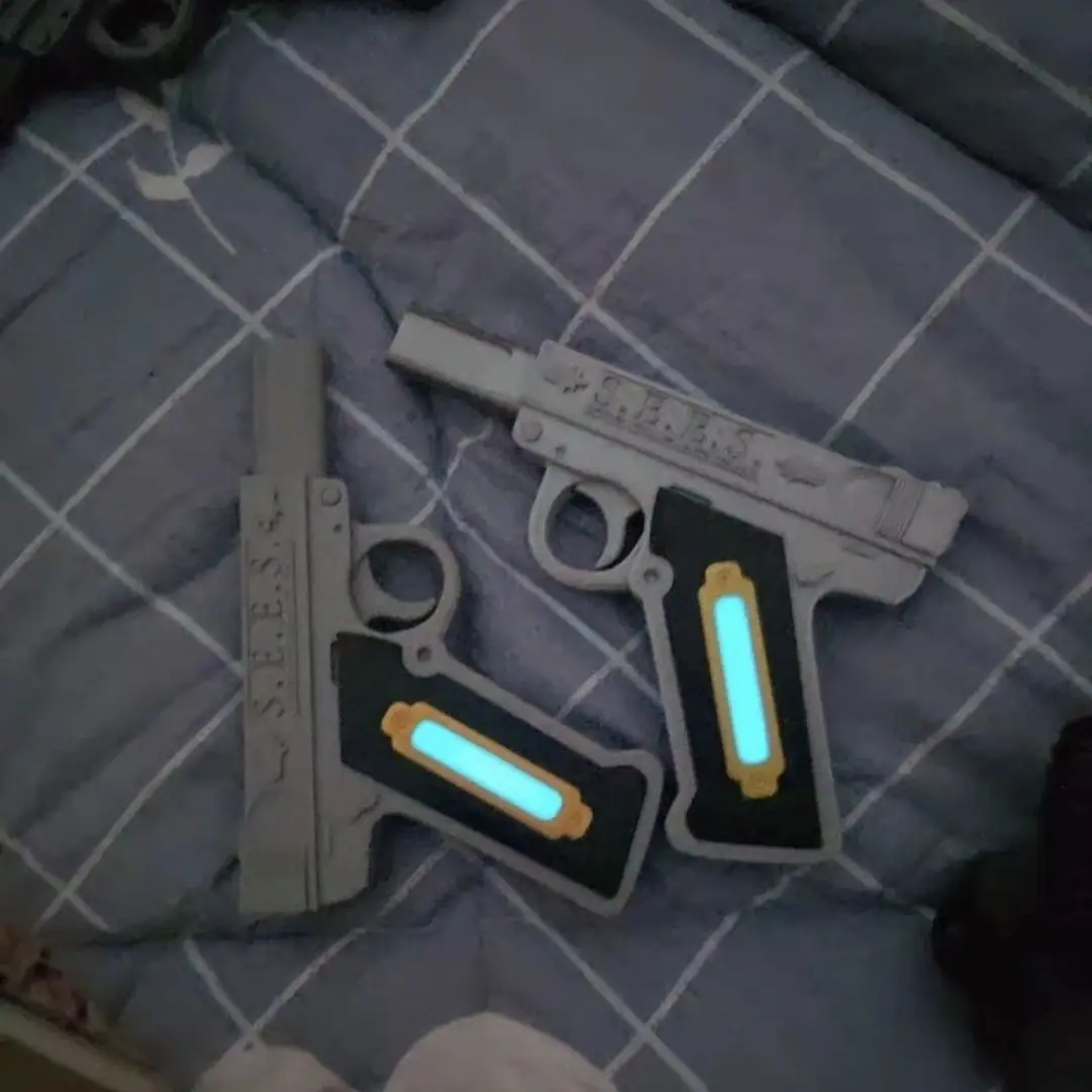 Game Yuuki Makoto Cosplay Props S.E.E.S Unisex Luminous Summoner Gun Shape Costume Prop Model Accessories Gifts