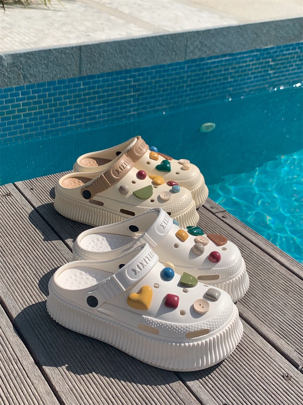 

Outdoor Anti-Slip Button Creative Heart EVA Thick Bottom Sandals for Women Summer Beach Slip-On Shoes Flat Heel Color