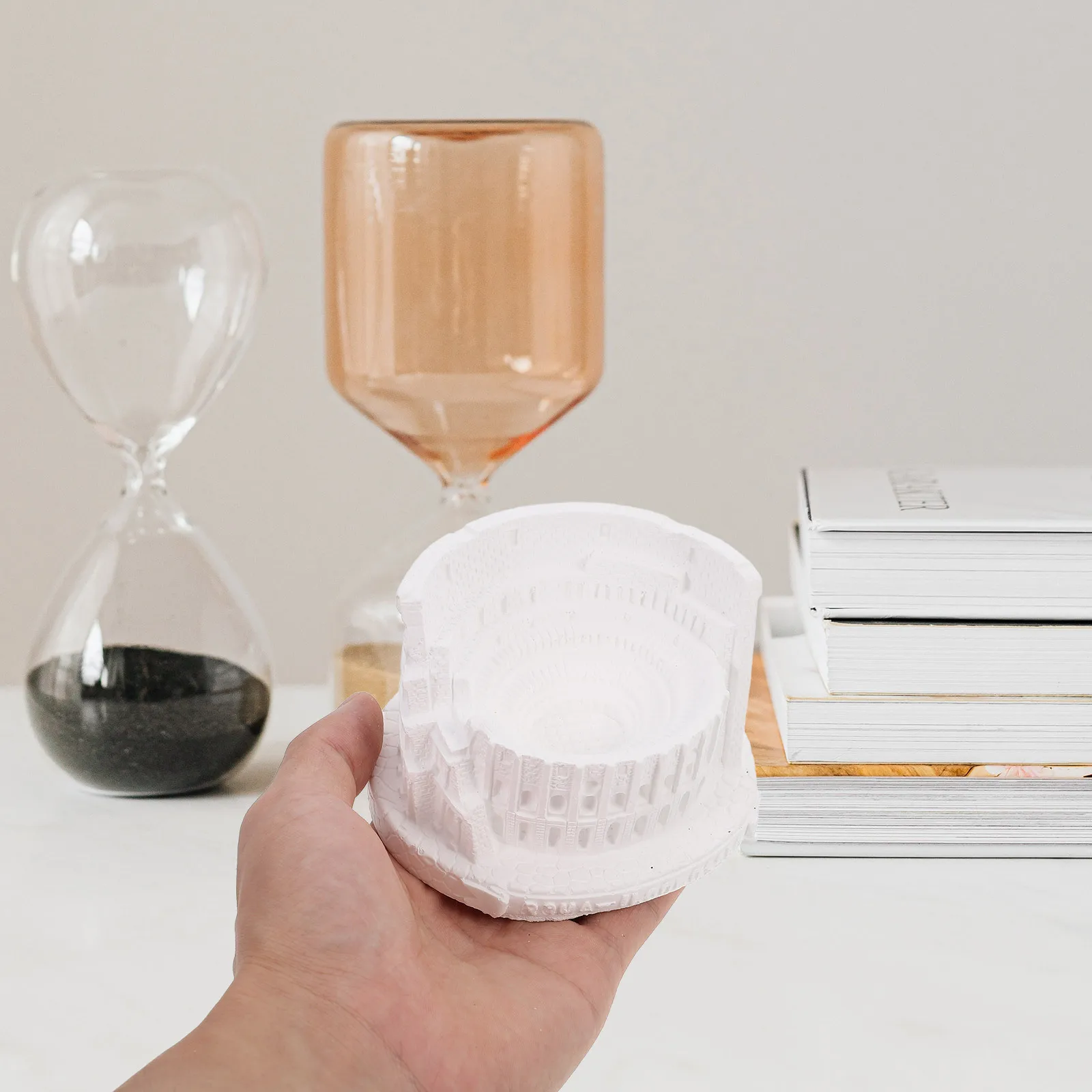 

Fashionable Roman Architecture Decor Fine Workmanship Beautiful Appearance Multiple Home Styles Office Decorative Item Gift