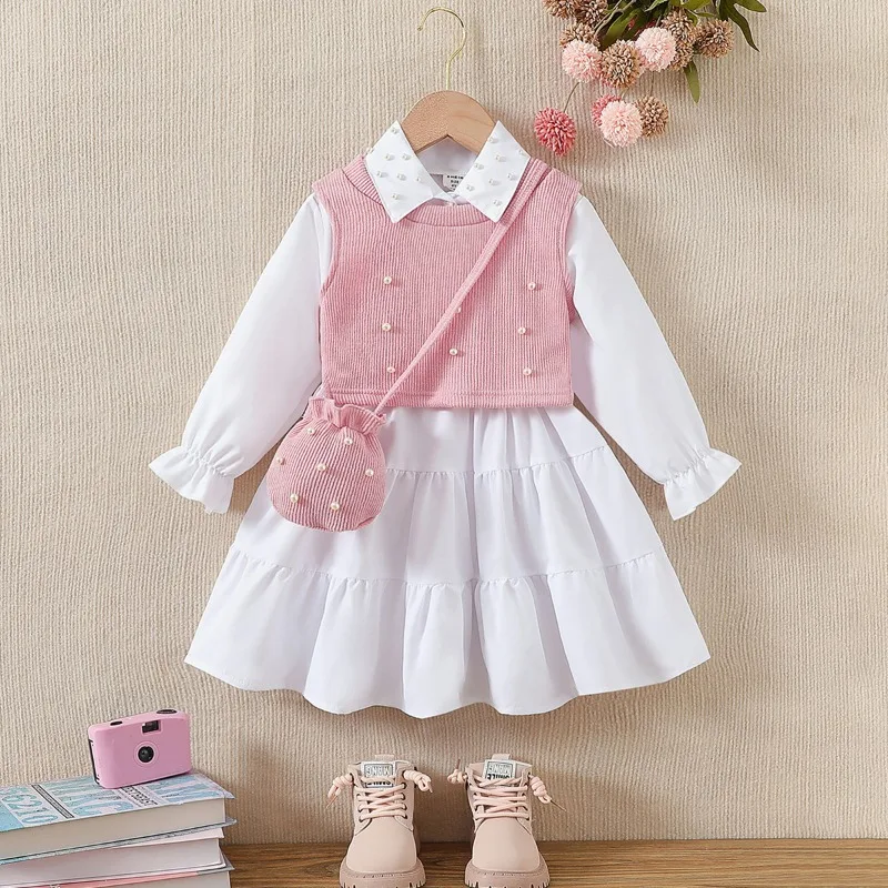 

Новинка осени 2026: Комплект из 3 предметов – платье-рубашка с отложным воротником, вязаный жилет с бисером и сумка через плечо