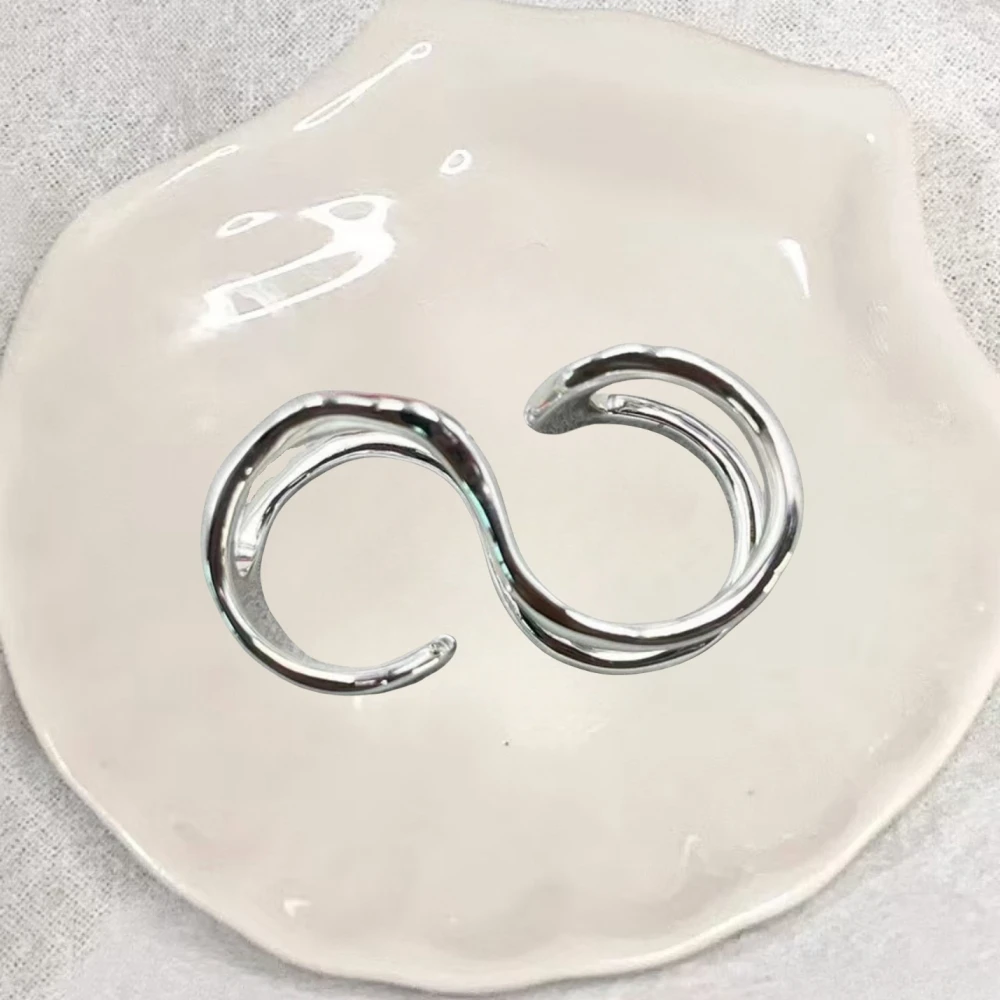 

Cold and niche design with hollowed out finger rings and genderless accessories for couples as Valentine's Day gifts