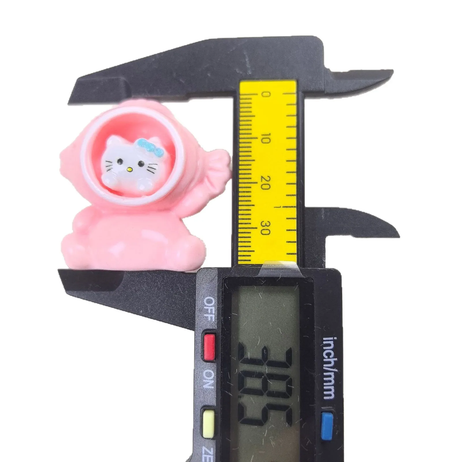 Miniso Sanrio رائد الفضاء لتقوم بها بنفسك مجوهرات الراتنج اكسسوارات السيارات الحلي لعب الجدول مفتاح مشبك الإبداعية لطيف الحبوب الكرتون