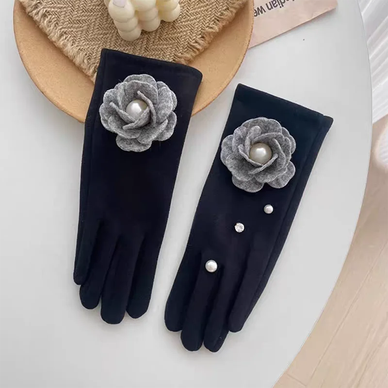 Women's Winter Outdoor Driving Warm Gloves Korean Wool Pearl Rhinestone Full Finger Plus Velvet Touch Screen Cashmere Gloves