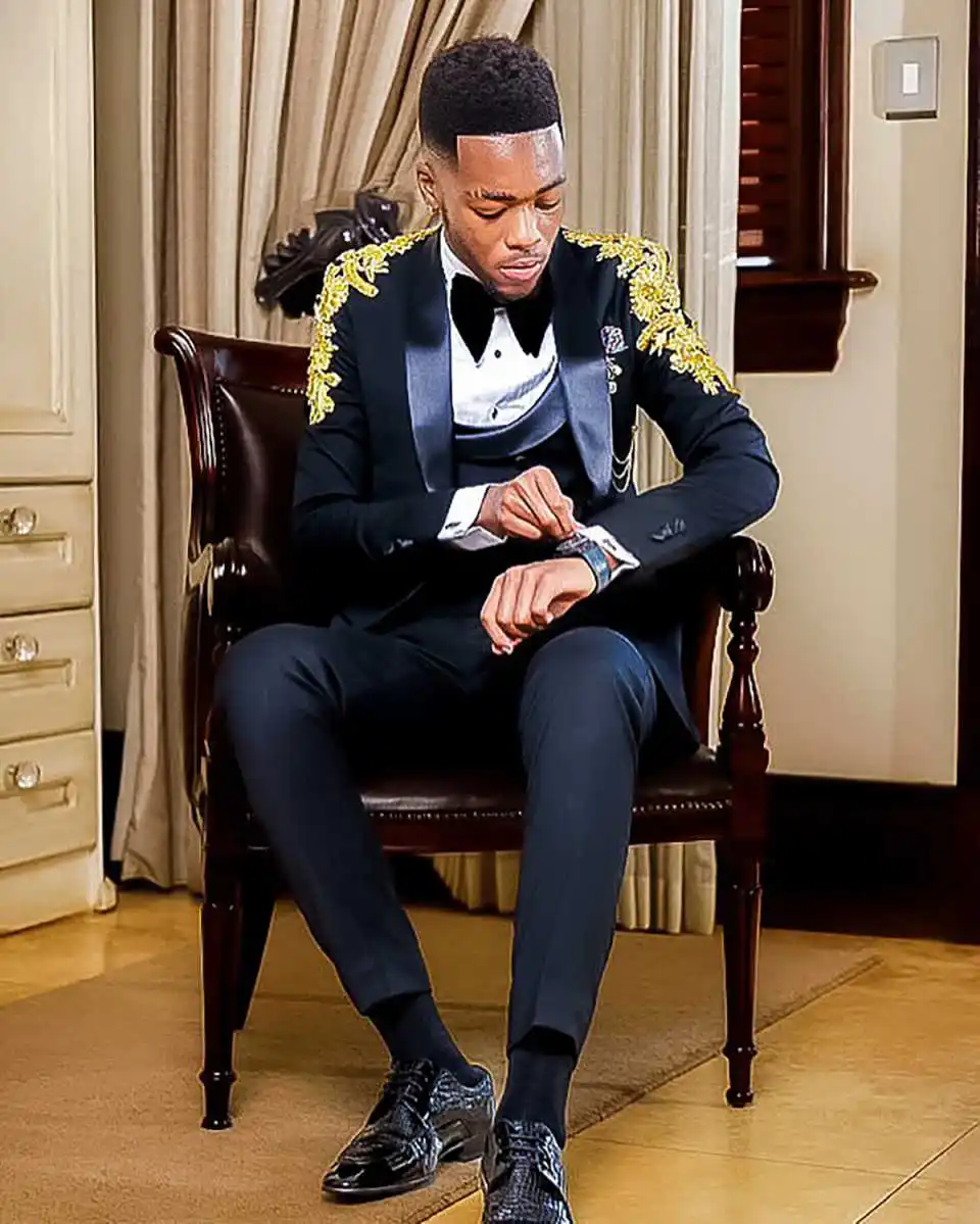 Luksusowe garnitury męskie 2-częściowe marynarka spodnie szalowy kołnierz aplikacje z koralików smokingi ślubne dla pana młodego studniówka męska odzież Ropa Hombre