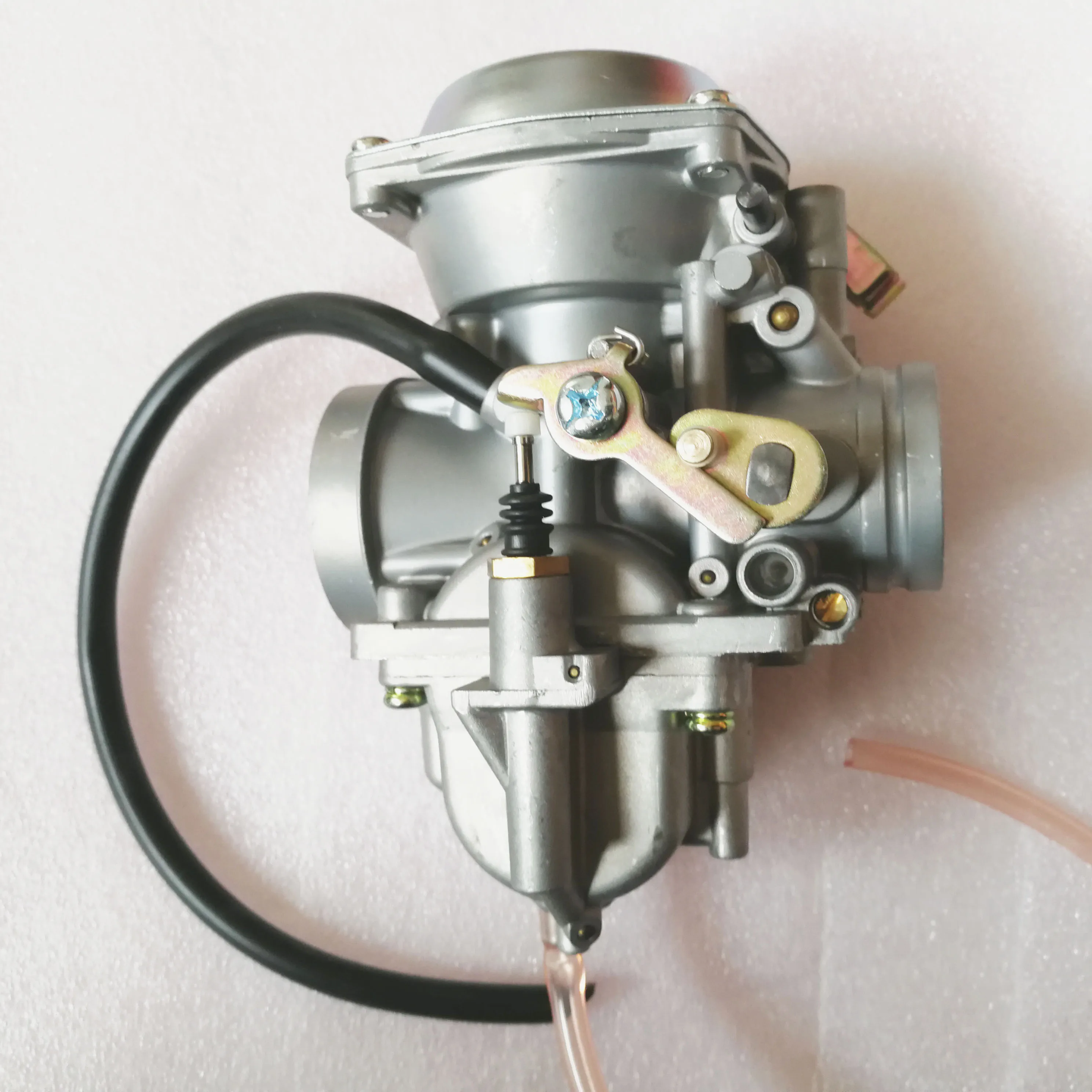 BRAND NEW Carburetor Carb 13200-38300 with Acceleration Pump For SUZUKI GN250 GN 250 GN300 GN300 13200-38370