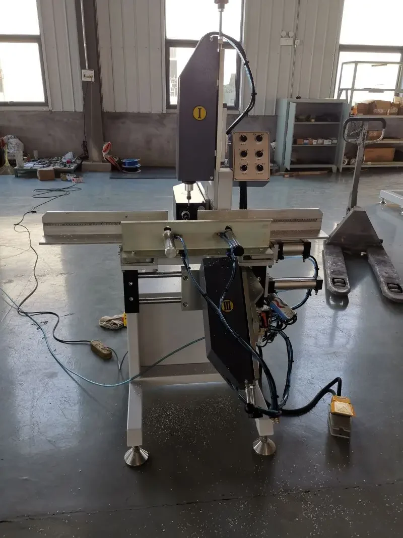 Auto Cutter Changer High Precision PVC Machine Window Making Automatic Water Slot Milling Machine