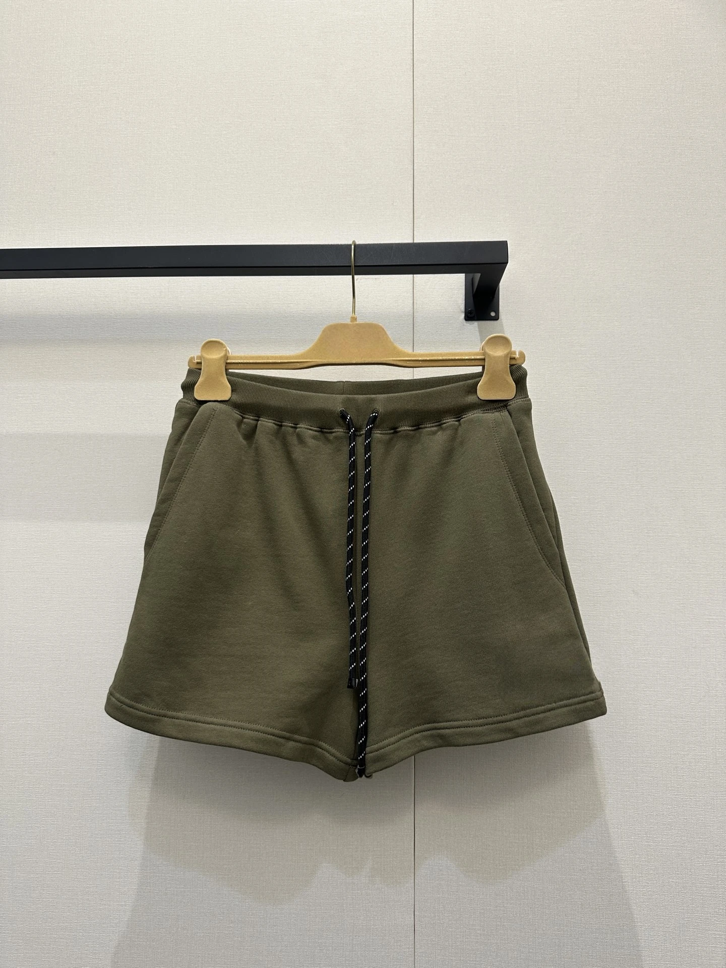 

Модные женские шорты с вышивкой логотипа, на шнурке, с эластичной резинкой на талии, свободного кроя, повседневные хлопковые брюки, универсальные, стильные