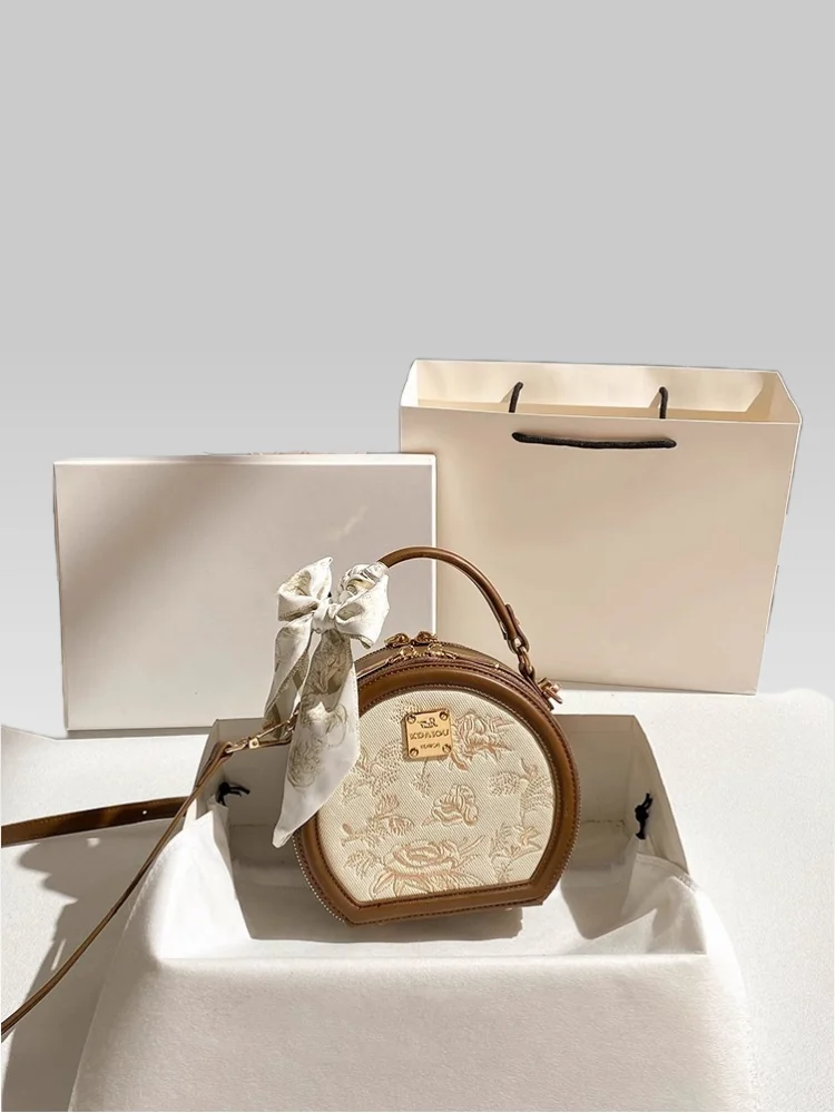 

Vintage and Popular Circular Handbag with Contrast Color and Delicate Embroidery Printing Women's Chic and Fashion Shoulder Bag