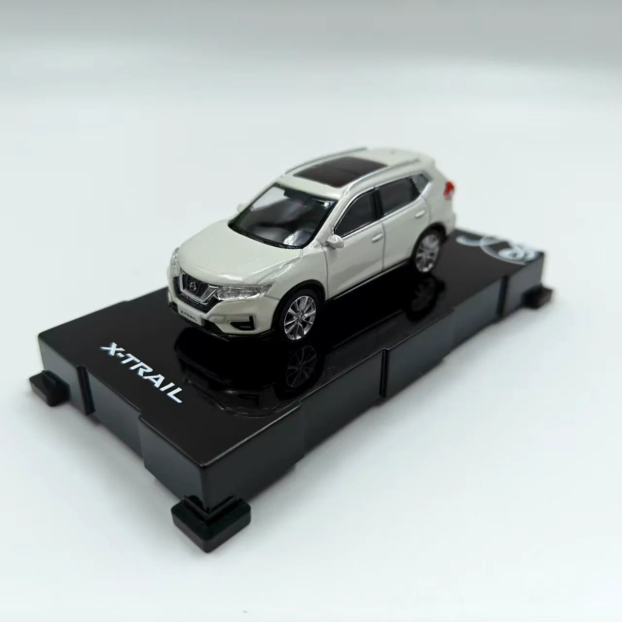 دييكاست 1:64 مقياس X-trail 2018 سبيكة سيارة نموذج تحصيل لعبة هدية تذكارية عرض حلية