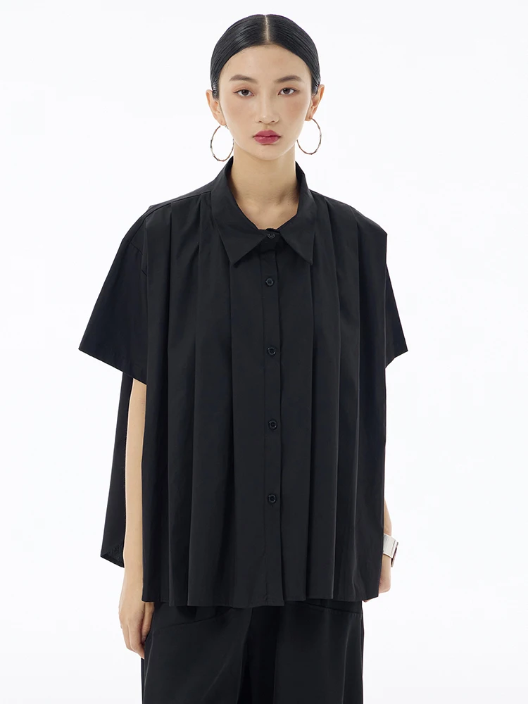 [EAM] Women White Black Pleated Elegant Big Size Blouse New Lapel Short Sleeve Shirt Fashion Tide Spring Summer 2024 1DH6083