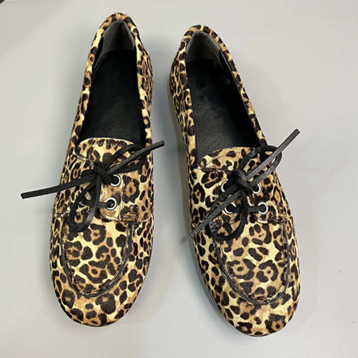 

Withered Top Quality Minimalist Flat Shoes Fashionable Retro Leopard Print Strap Loafers Women Genuine Leather Shoes Women