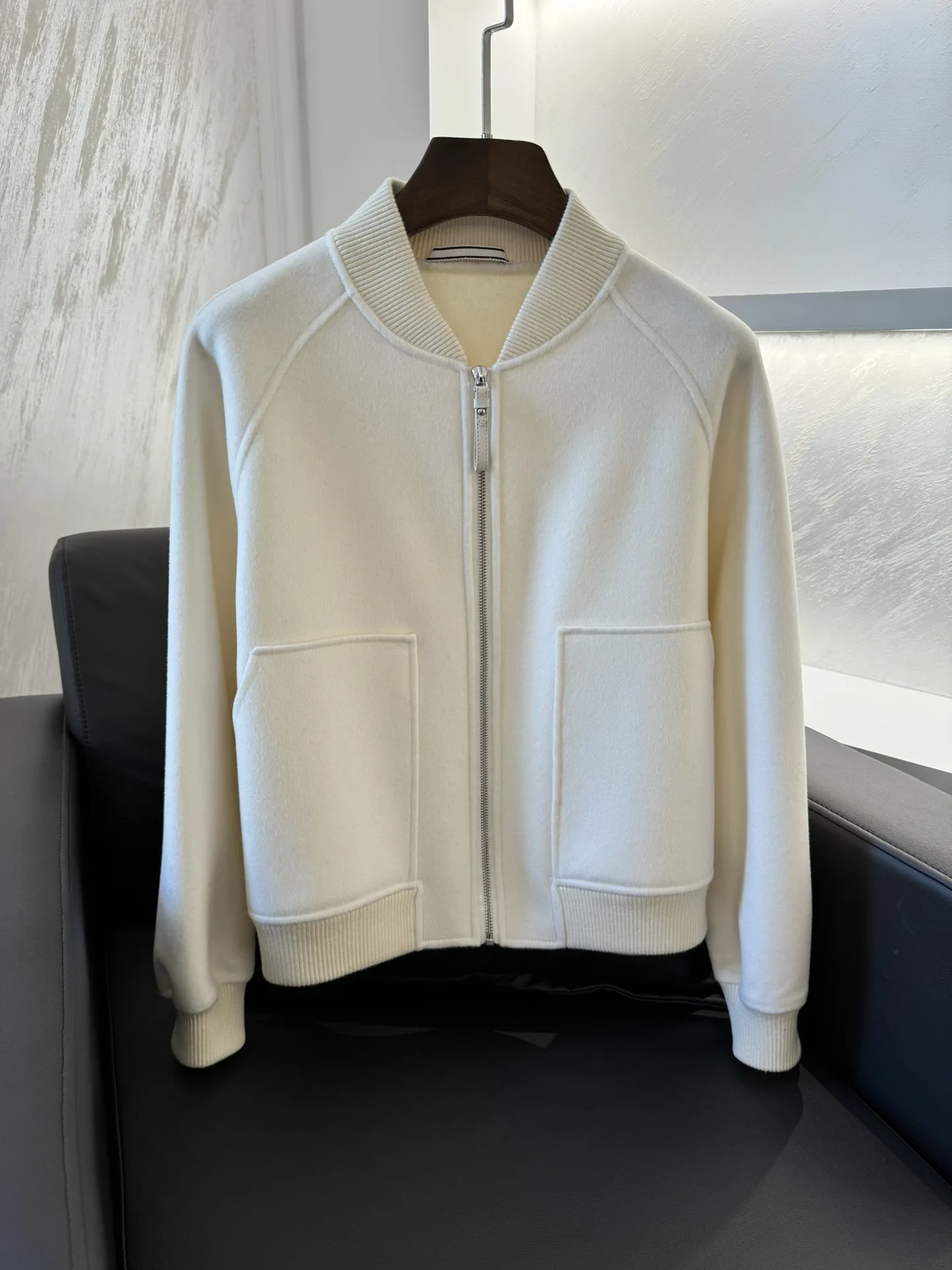 2024 Summer and Autumn New Women\'s Clothing Classic solid color cashmere zipper jacket 0808