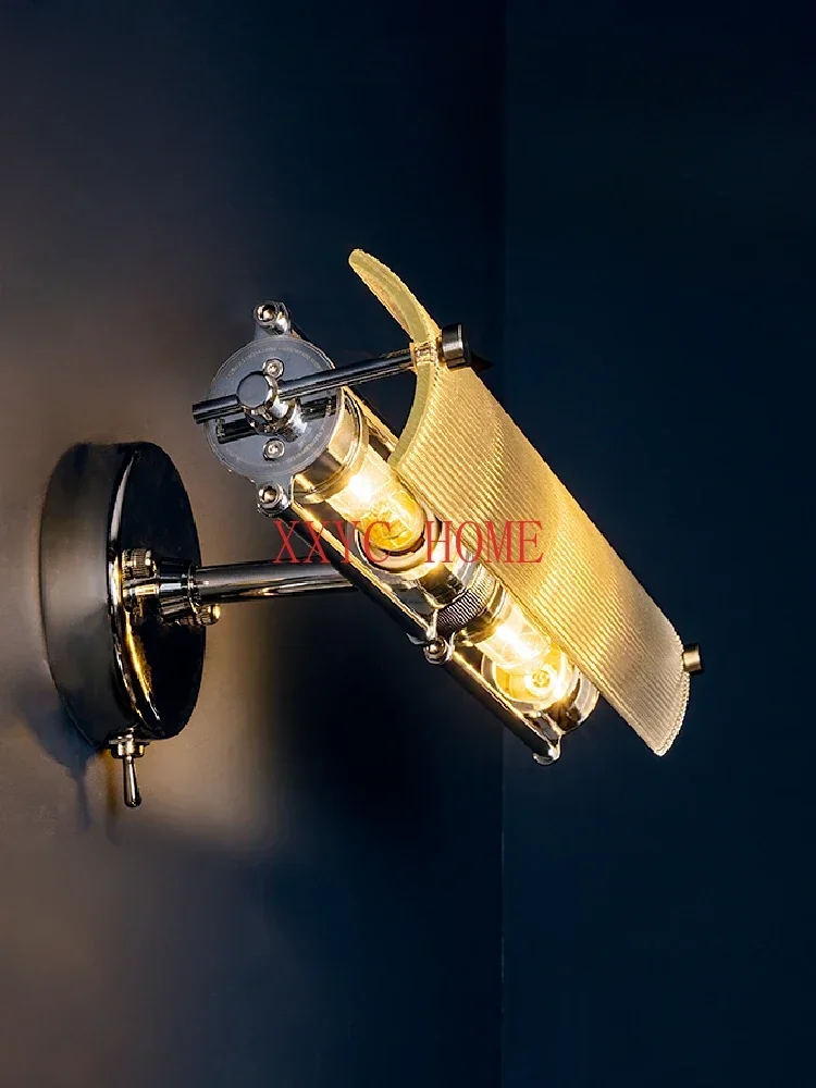 Lámpara de pared de doble cabeza con atmósfera ajustable con pantalla de cristal