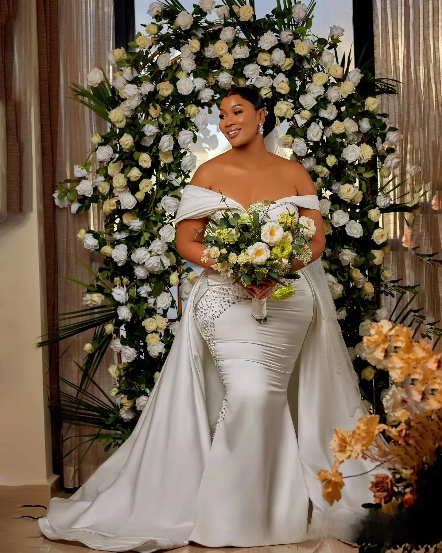 Personalizado plus size sereia vestido de casamento vestidos de noiva para noiva trem destacável fora do ombro frisado pérolas strass