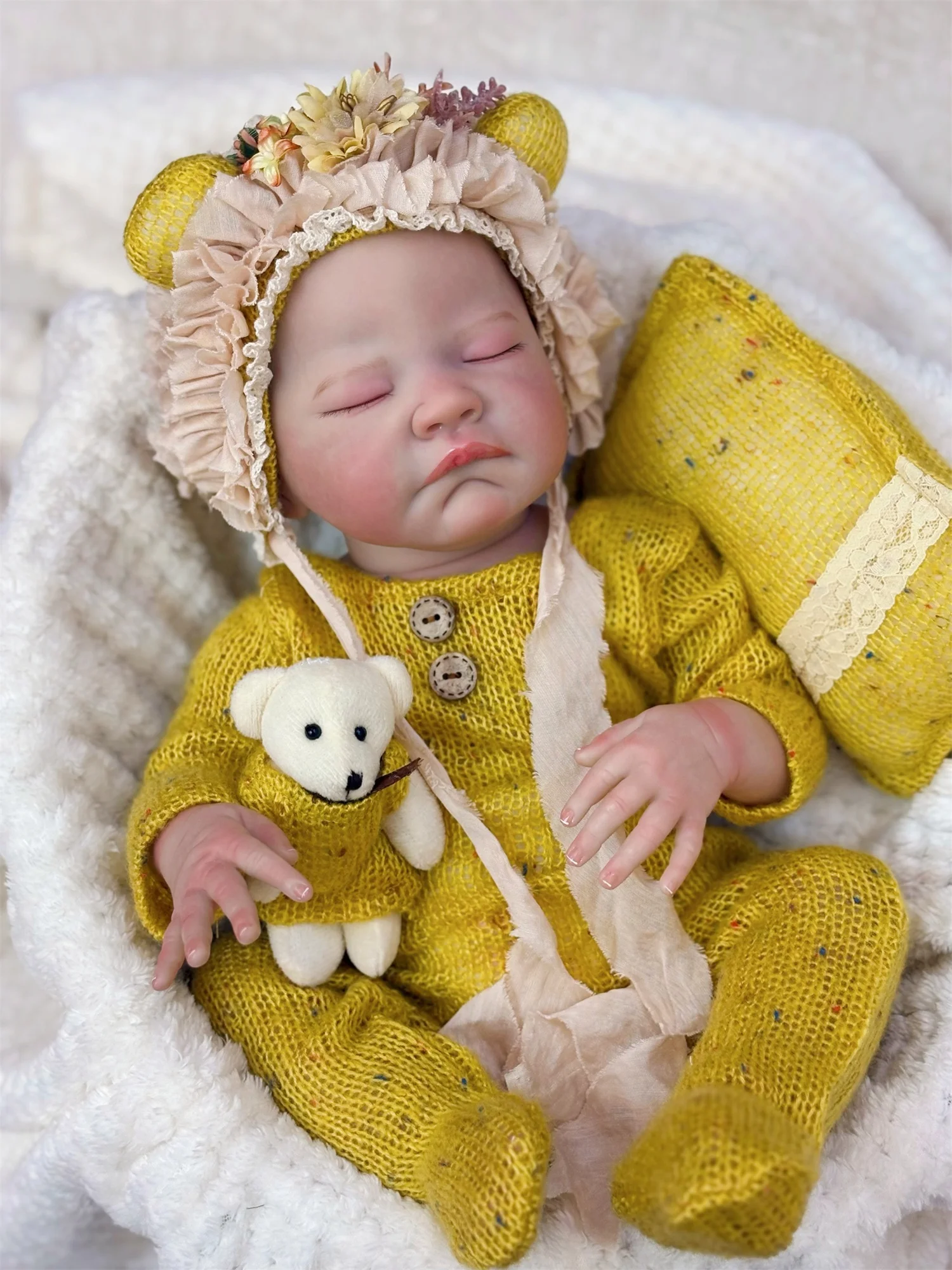 

Closed Eyes Cute August 45CM Vinyl Girl Doll With Painted Bald And 3D Painted Skin Handmade Waterproof bebe reborn doll For Kids