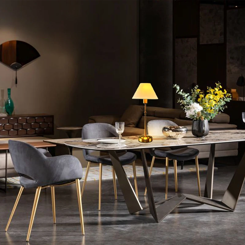 Wedding restaurant classic style rechargeable fabric desk lamp replaceable lampshade