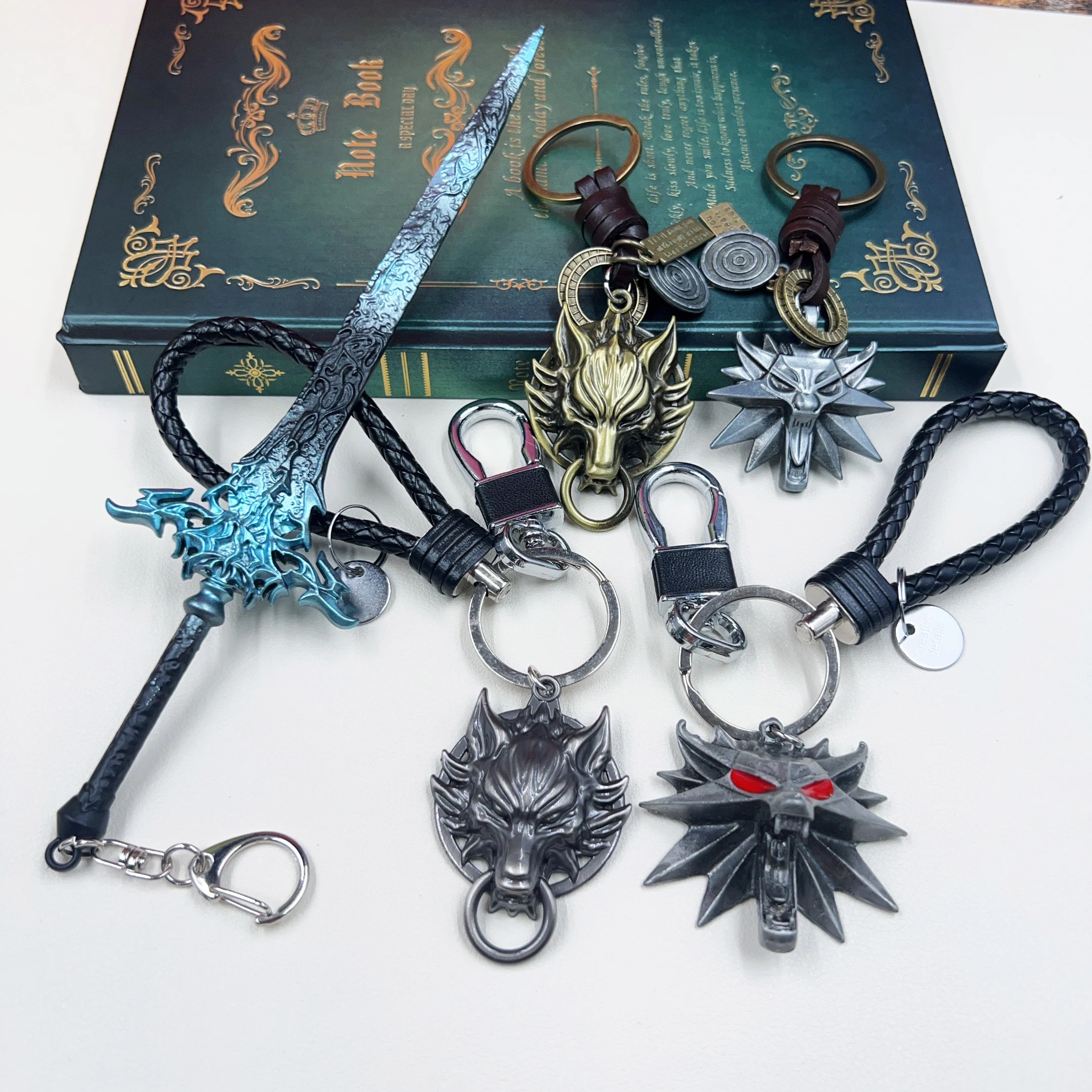 

22cm Ultimate Sword with Wolf Head Model Keychain FF Game Peripheral All Metal Katana Sword Model Home Ornament Gifts Toys