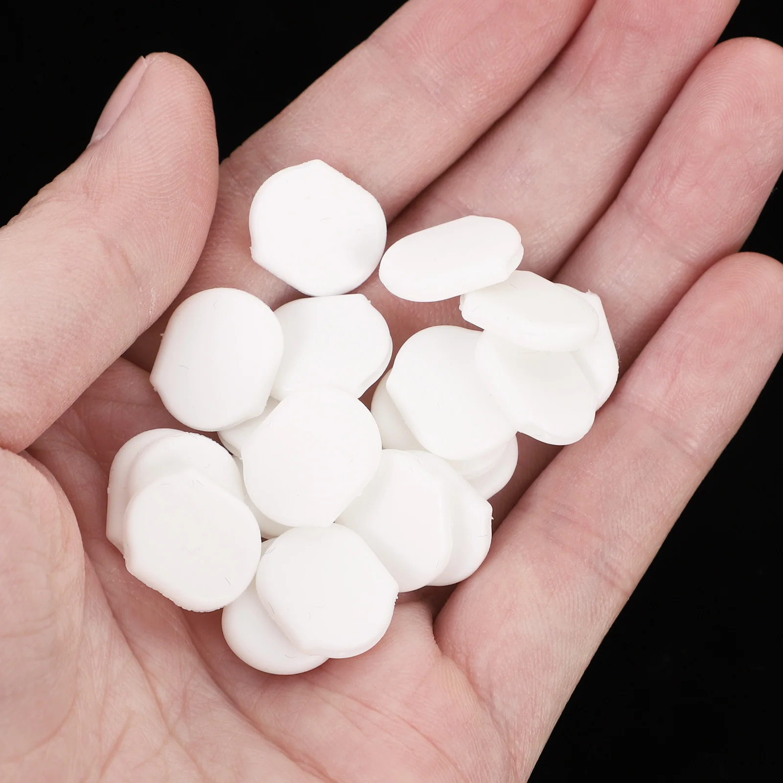 

40Pcs Clip on Earring Pads Soft Skin-Friendly Non-Slip Cushions for Most Ear Clamps Lightweight Comfortable Ear Clip Accessories