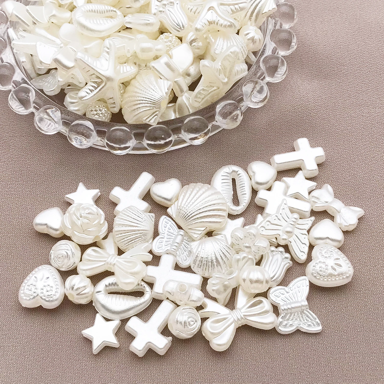 100pcs Imitation Pearl Beige Bow Flower Spacing Bead String Pendants For Making Charms Keychain Necklace DIY Handbag Ornament
