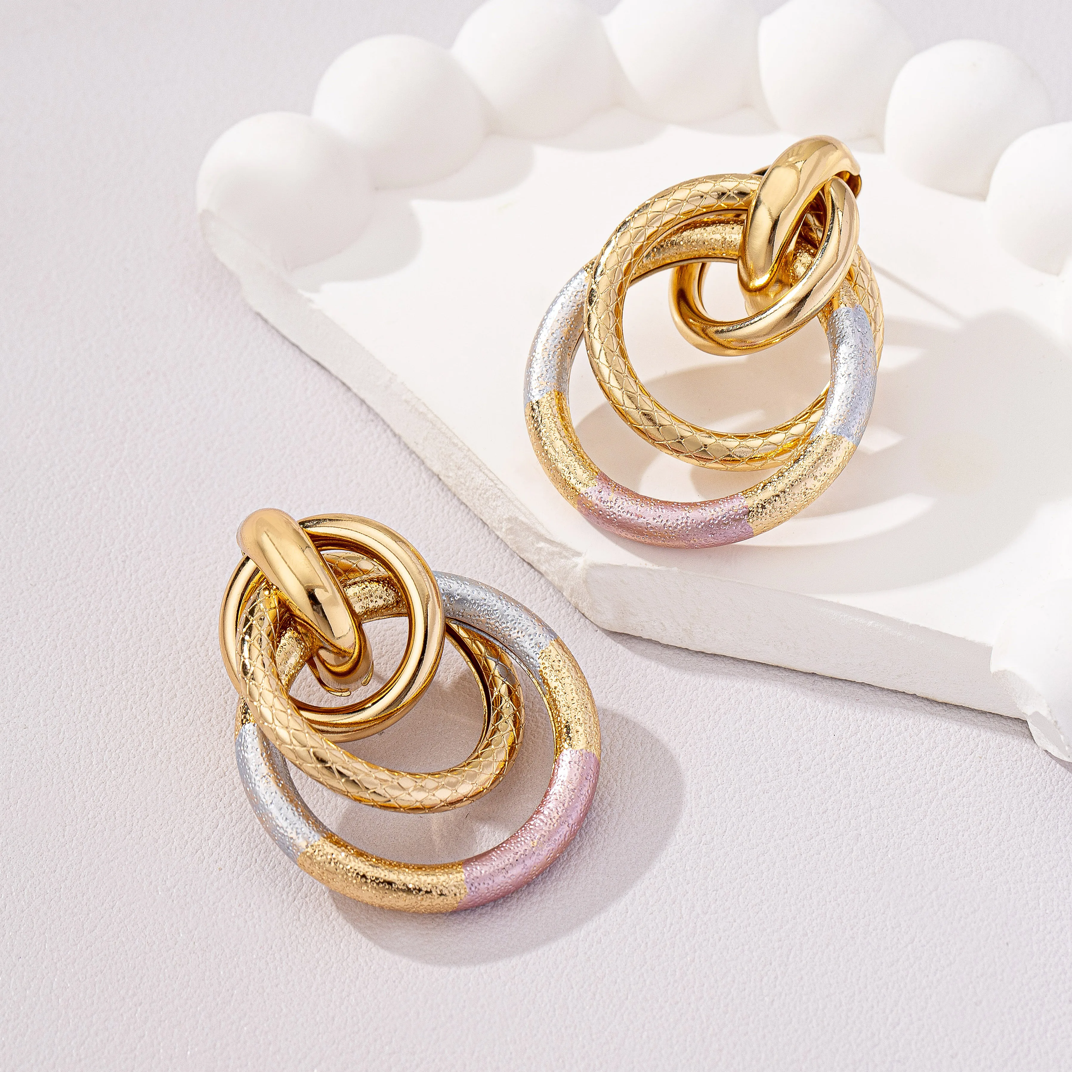 

Simple and fashionable design style color-blocked round stud earrings, vacation beach travel jewelry