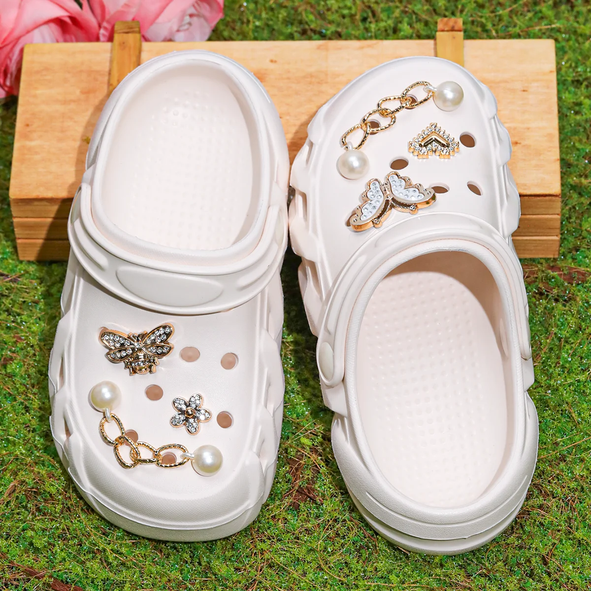 One-Step Garden Shoes, Can Be Worn in All Seasons, Shiny Thick-Soled EVA Versatile Hole Shoes, Suitable for the Beach 2501