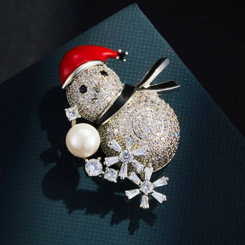 New Fashion Cute Lovely Enamel Snowman Brooches for Women Rhinestone Christmas Day New Year Brooch Pins Clothes Accessories