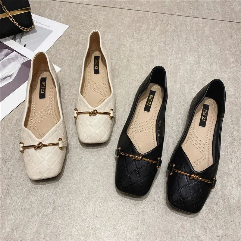 Spring New Women Shoes Solid Color Flats Ladies Slip on Boat Shoes Loafers Leather Moccasin Zapatos De Mujer Large Size 43 44 45