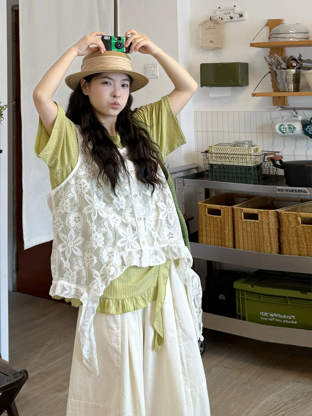 

Летний зеленый кружевной жилет с короткими рукавами, многослойный, свободные широкие брюки, комплект из трех предметов, большие размеры, женская мода, корейский стиль, повседневный стиль