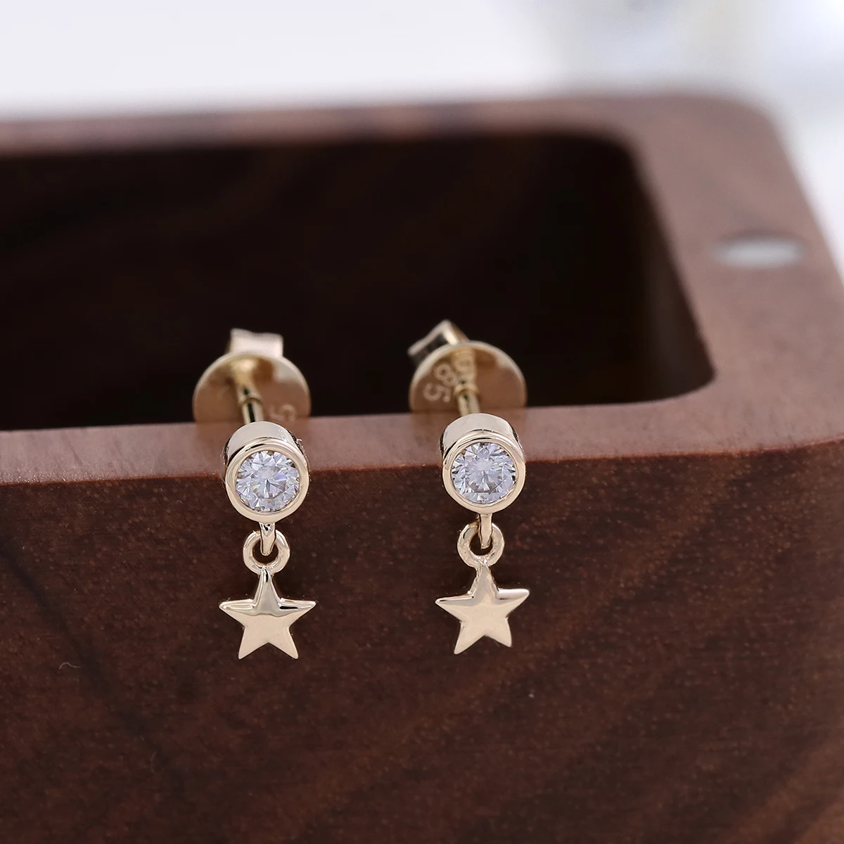 Joyería Provence, pendientes colgantes con forma de estrella de diamante de laboratorio redondo de oro amarillo de 14 quilates para mujer, regalo de moda para fiesta, boda, aniversario