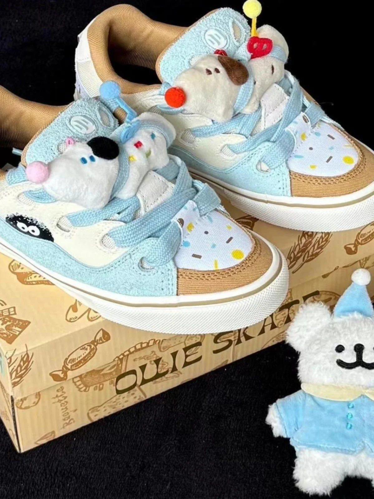Dopamine 2024 New McFlurry Ice Cream Cute Bread Shoe Long Plush Low Help Unisex National Trend Skate Shoes Fashionable Casual