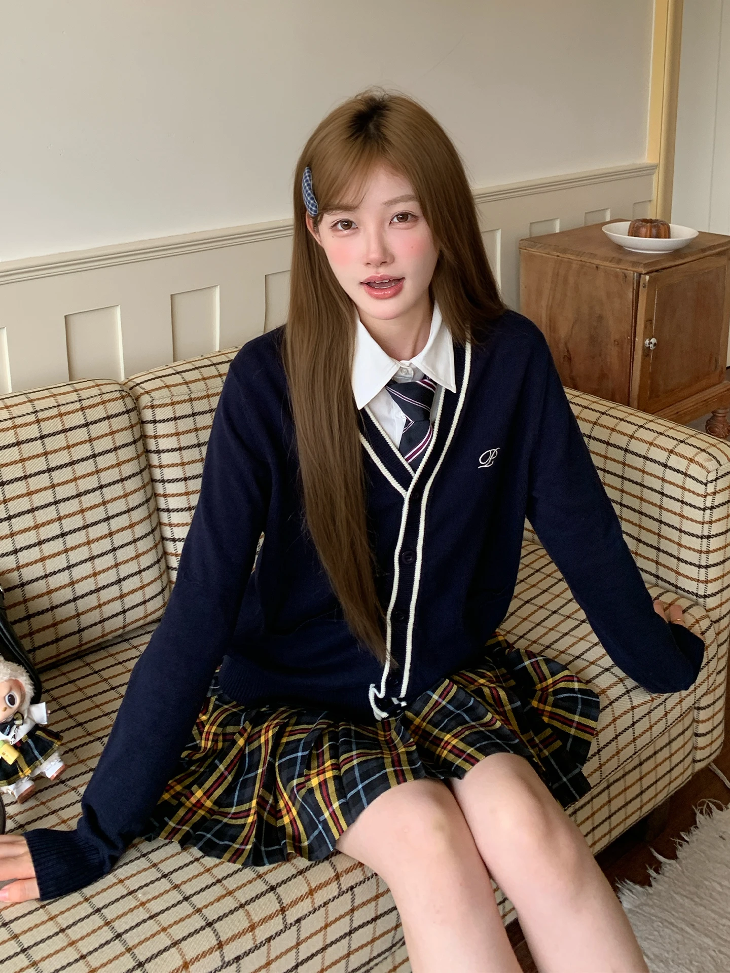 

Tokyo Annual Record JK Autumn Winter New Sle Small Size College Sle Knitted Jaet Women's V-ne Sweater Cardigan Navy Blue